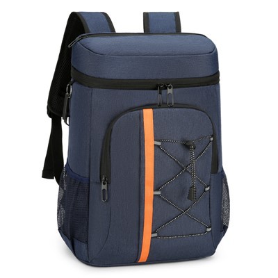 Mochila aislada al aire libre